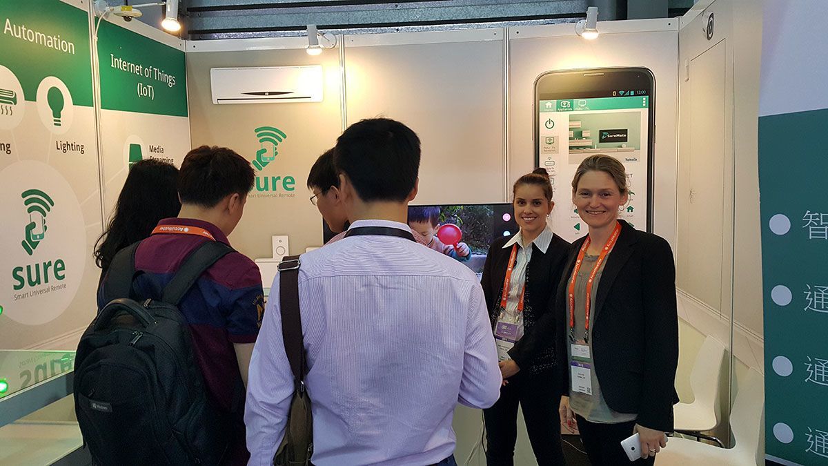 Tekoia-Booth-2-CES-c