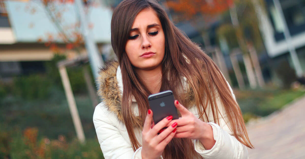 5 Bad Habits You Are Probably Committing With Your Smartphone